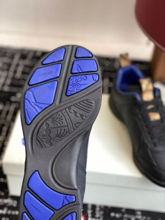 Кросівки фото 9