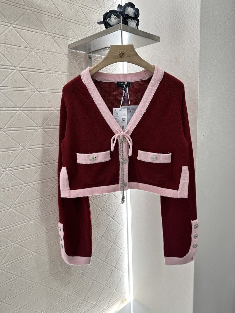 Короткий в'язаний кардиган