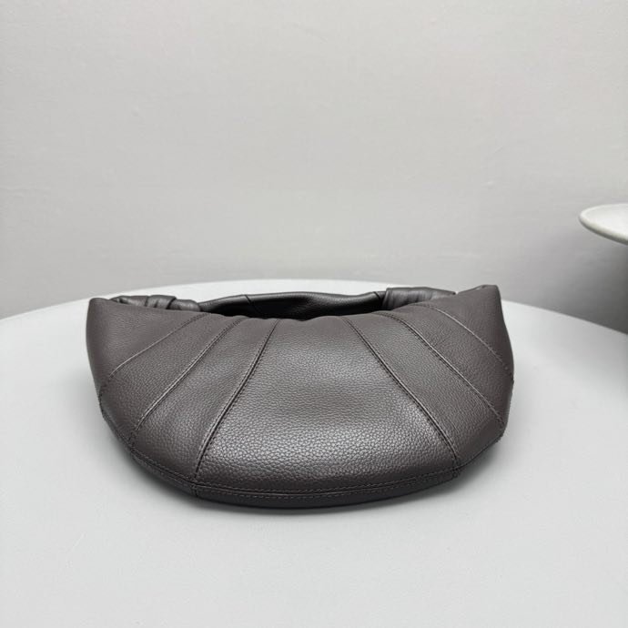 Сумка кожаная через плече Fortune Croissant 30 см фото 4