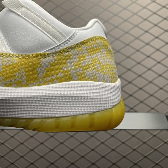 Кроссовки Air Jordan 11 Low SE фото 4