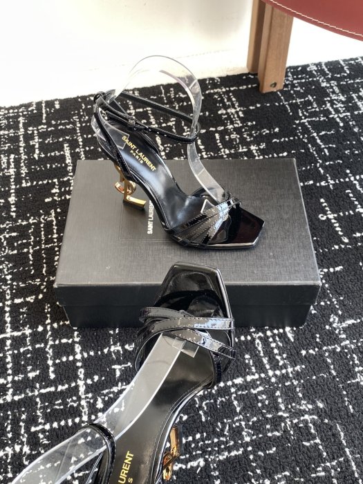 Босоножки фото 6