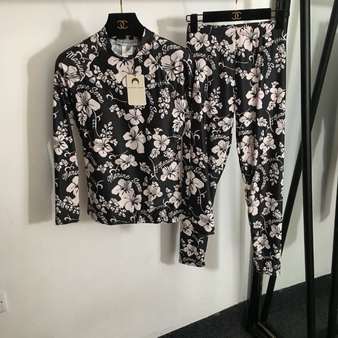 Костюм женский