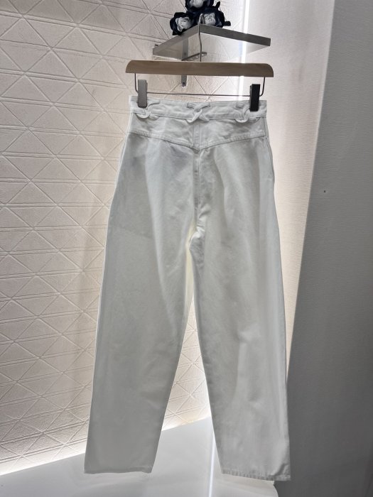 Джинсы женские фото 2