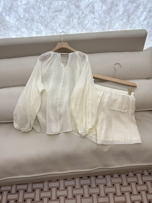 Костюм жіночий фото 4