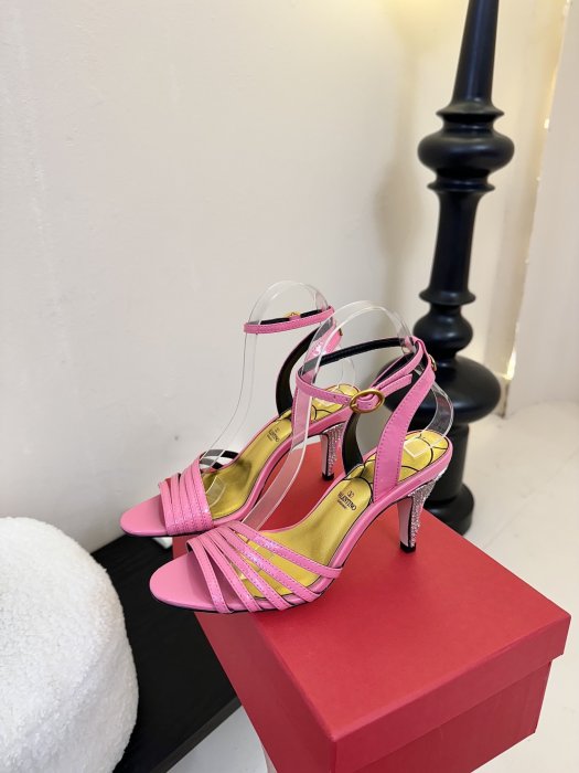 Босоножки фото 5