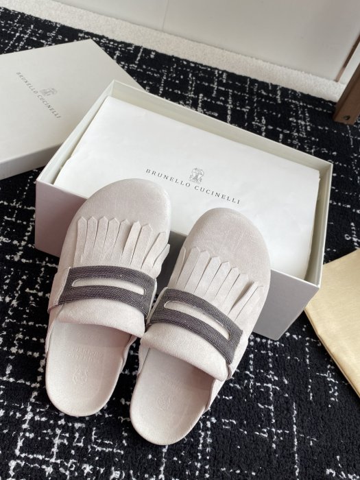 Шлепанцы фото 5