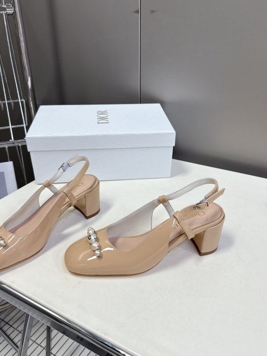 Босоножки фото 3