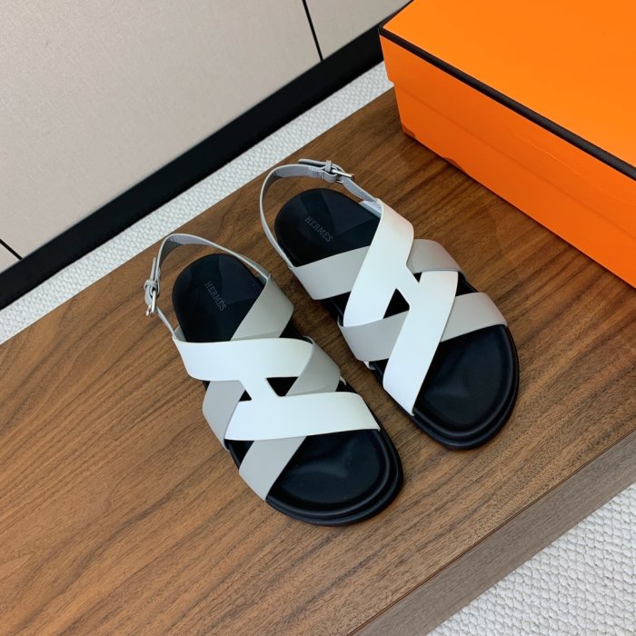 Сандалі жіночі фото 2