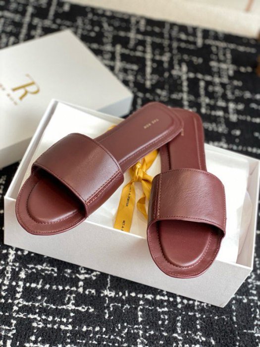 Шлепанцы фото 3