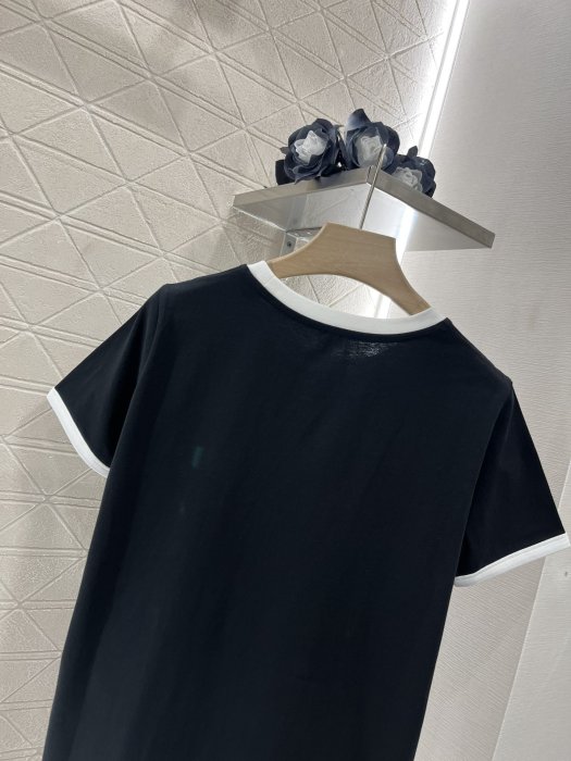 T-shirt women's фото 4