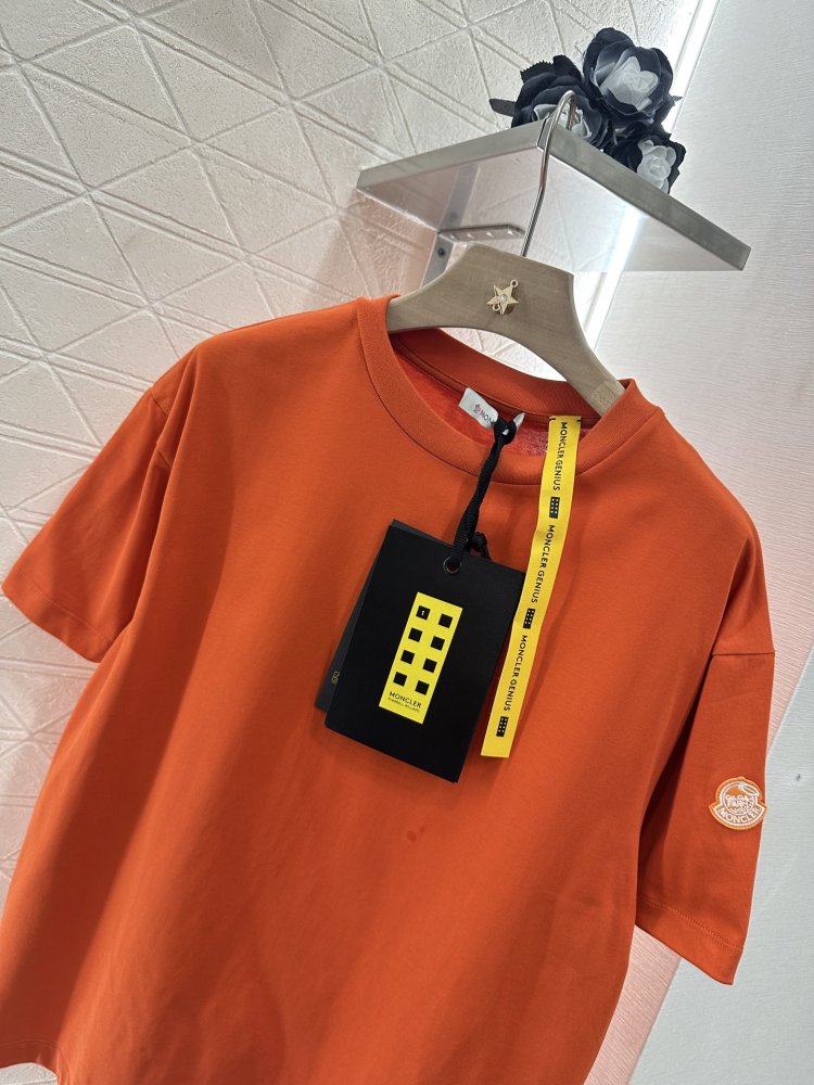 T-shirt women's фото 3