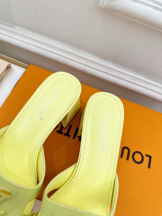 Босоножки фото 7