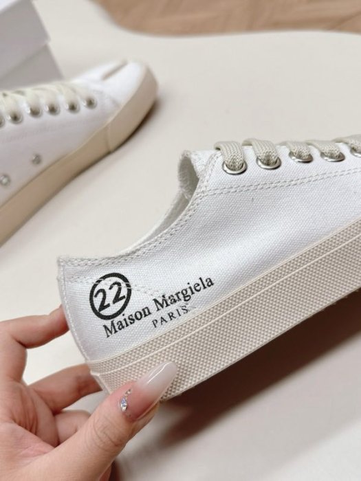 Кеди жіночі з роздвоєним носком фото 9