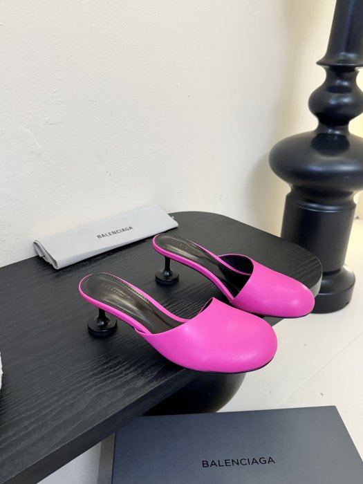 Шлепанцы женские фото 2