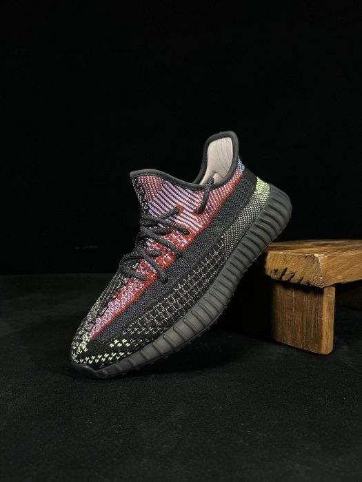 Кросівки Yeezy 350V2 фото 2