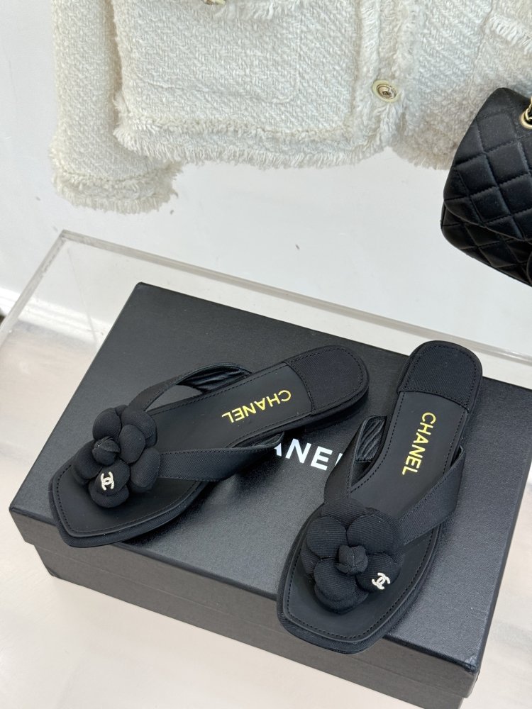 Шльопанці жіночі фото 2