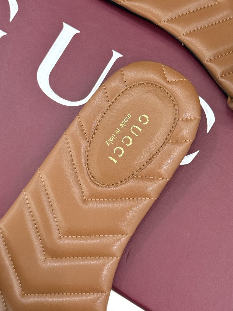 Шльопанці жіночі фото 8