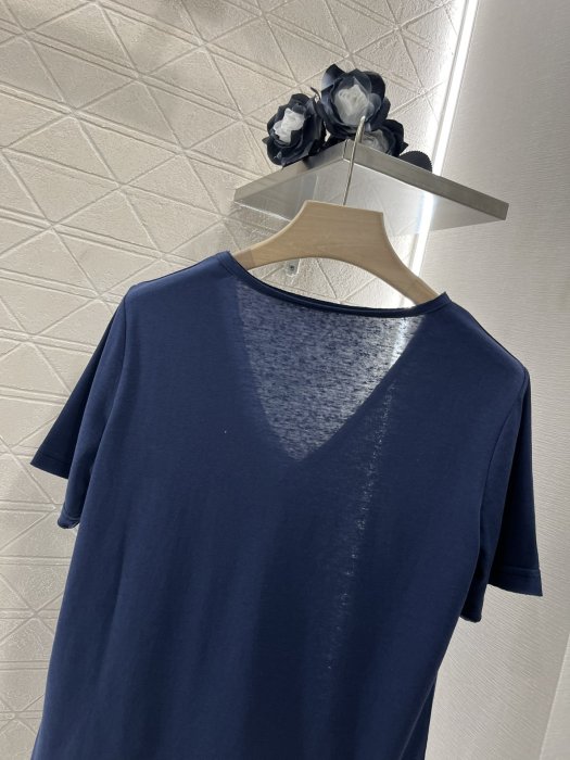 T-shirt women's фото 4