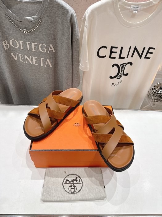 Шлепанцы женские фото 2