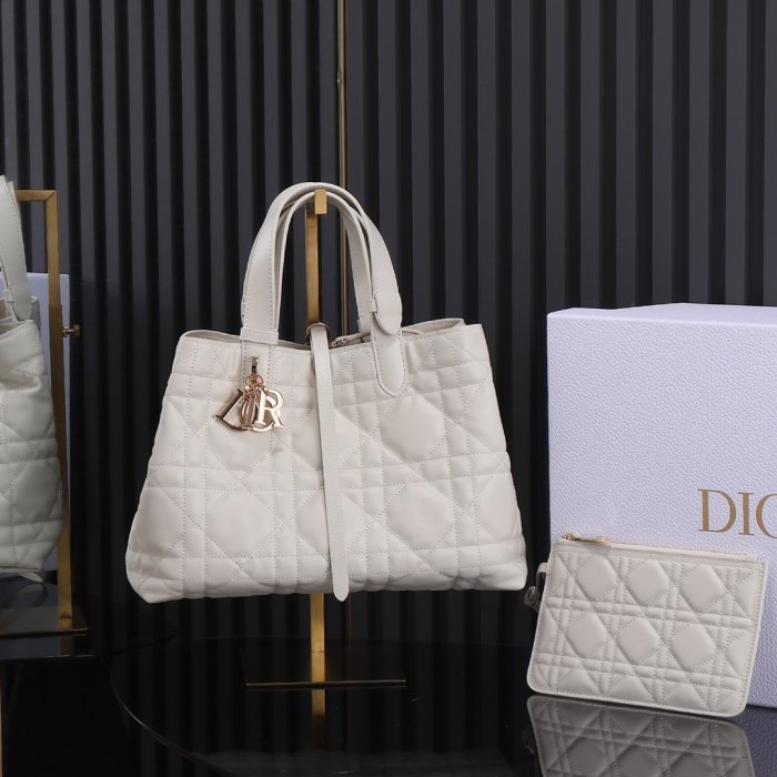 A bag women's Dior Toujours 28.5 cm