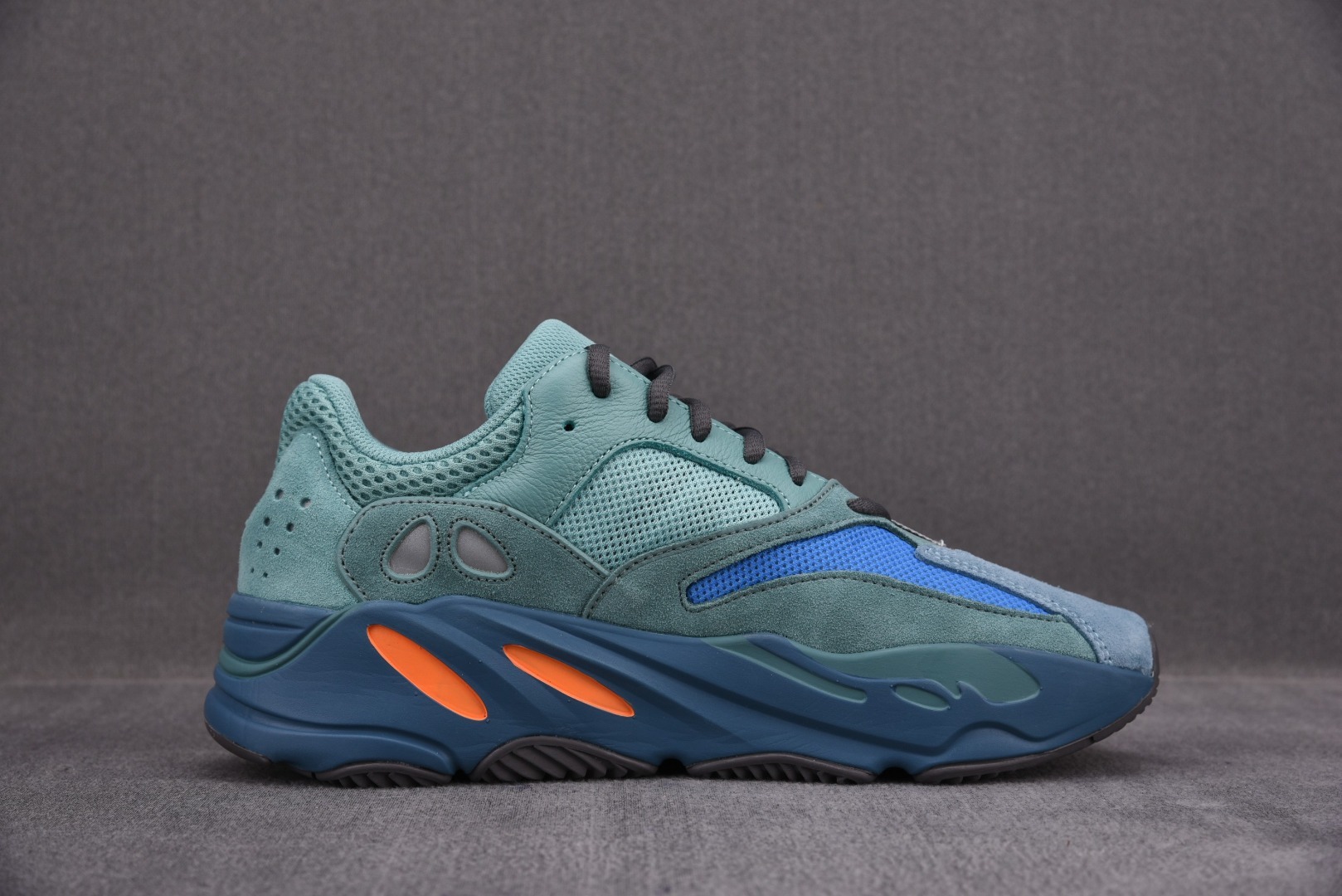 Sneakers Yeezy Boost 700 Adidas buy for 218 EUR in the UKRFashion