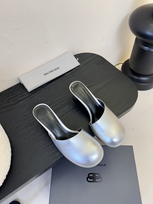 Шлепанцы женские