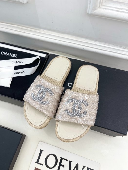 Шлепанцы женские фото 4