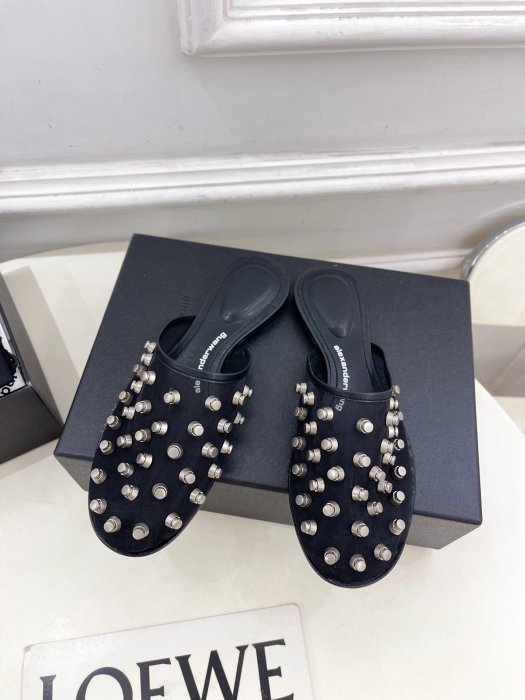 Шлепанцы женские