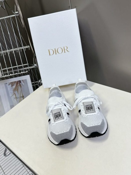 Кроссовки женские фото 3