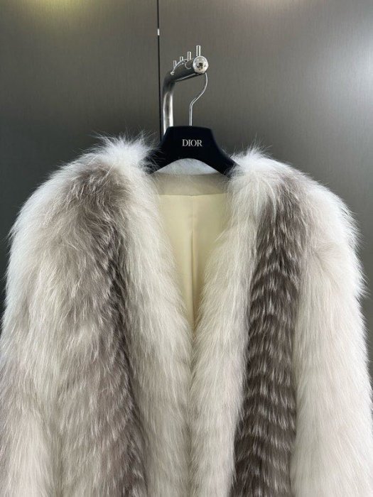 Fur coat of fox fur фото 2