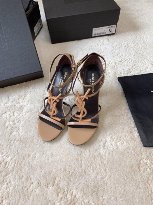 Босоножки фото 9