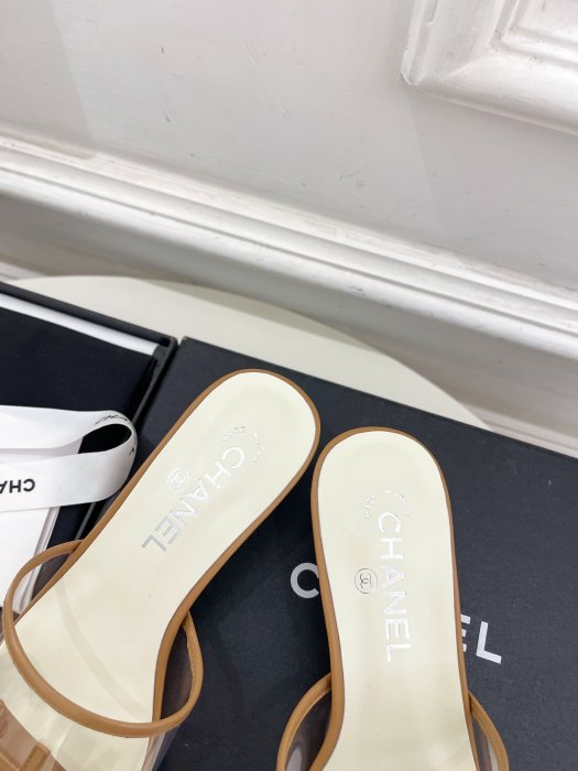 Шлепанцы женские фото 7