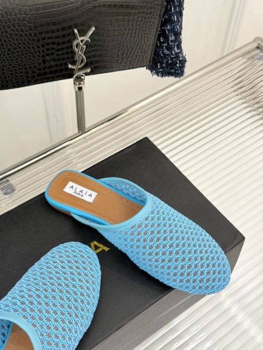 Шлепанцы женские фото 2