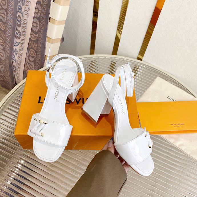 Sandals on high heel from strap white фото 3