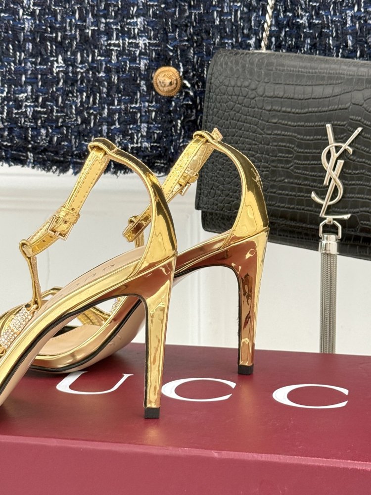 Босоножки фото 6