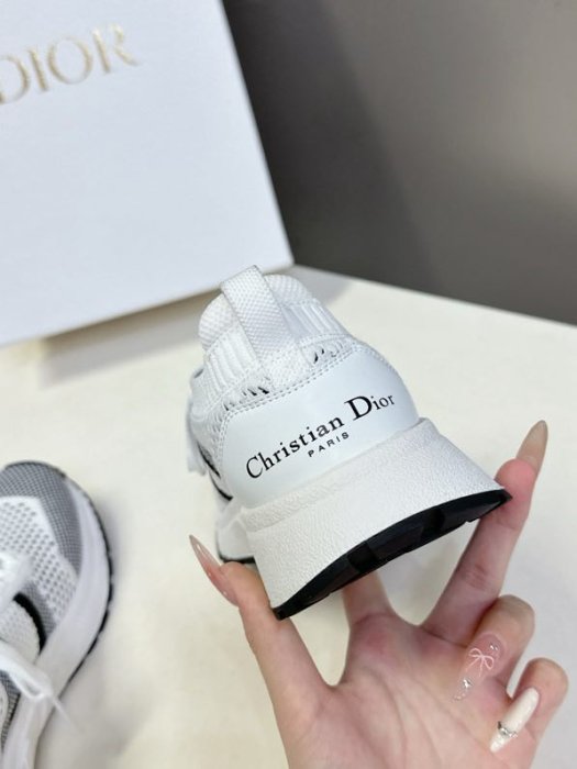 Кроссовки женские фото 4