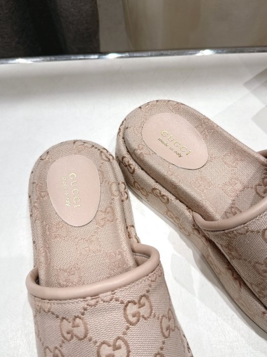 Шлепанцы фото 6