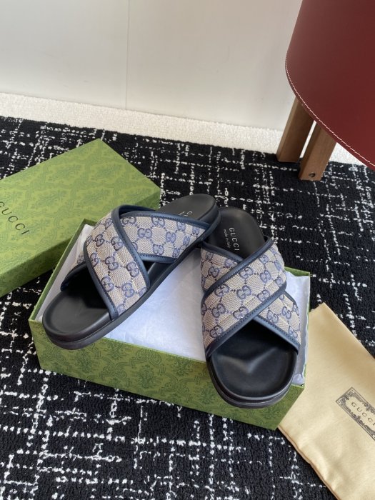 Шлепанцы фото 5