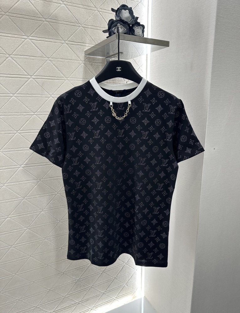 Футболка жіноча