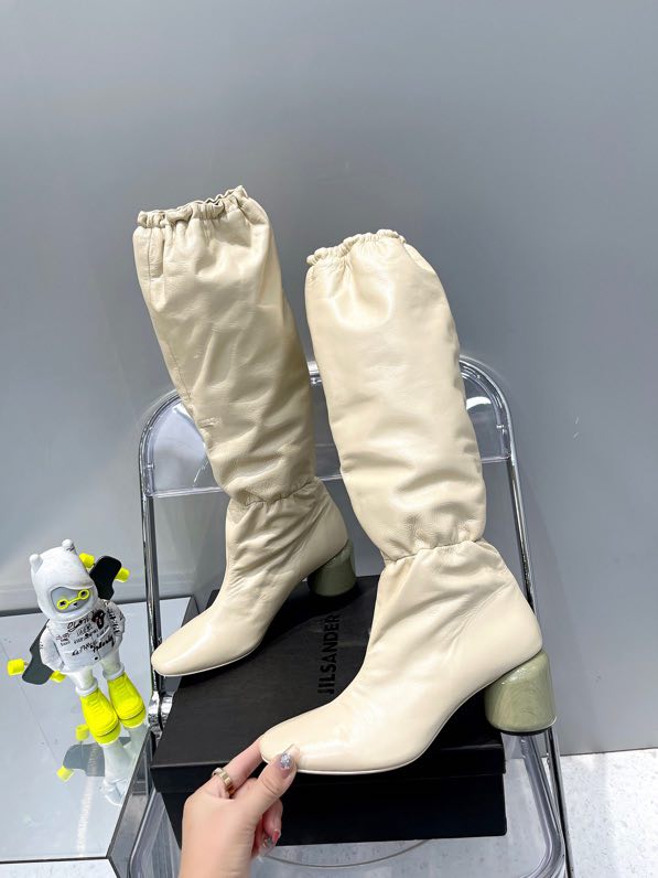 Leather women's boots beige фото 8