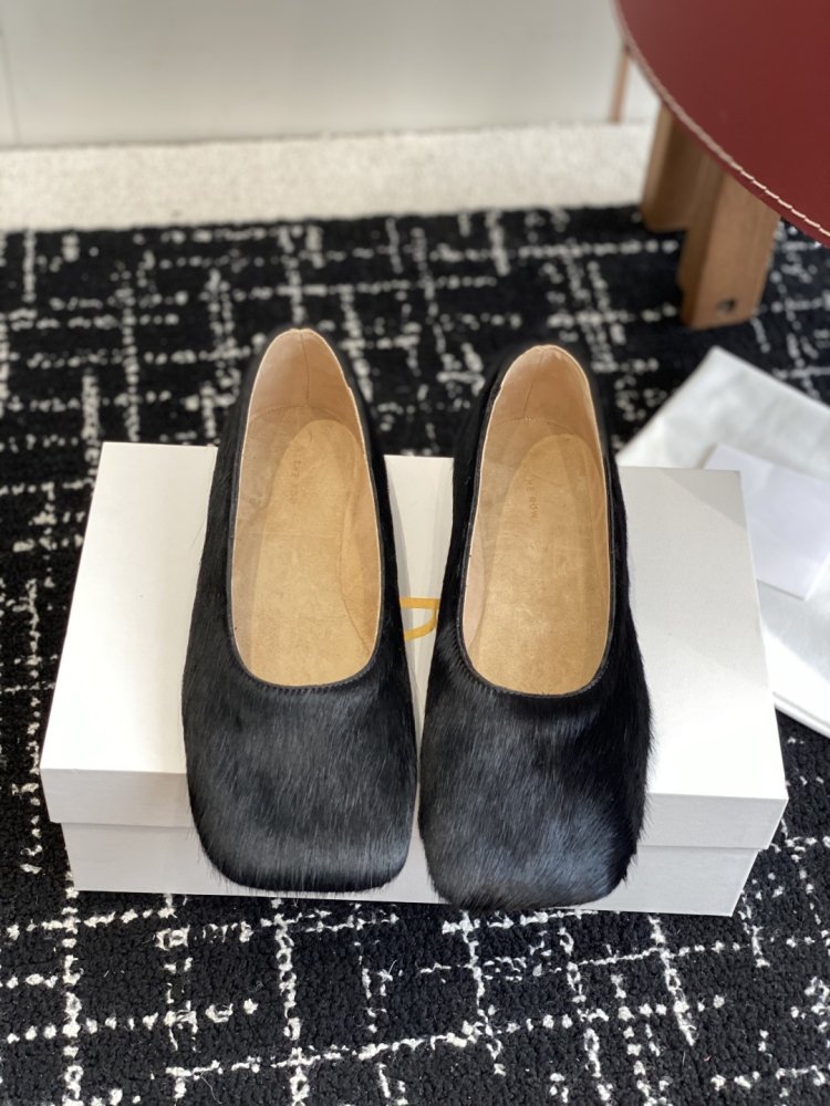 Ballet shoes leather