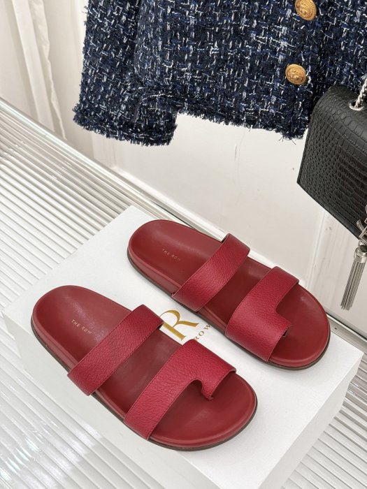 Шлепанцы фото 3