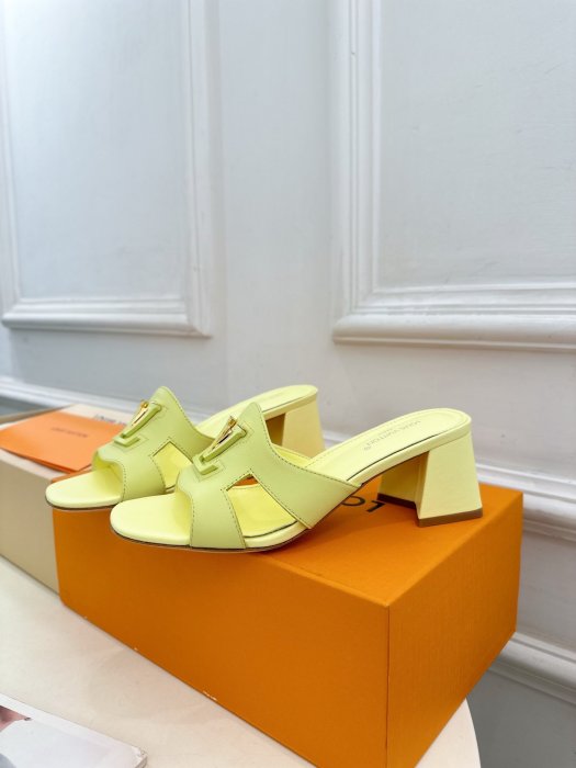 Босоножки фото 5