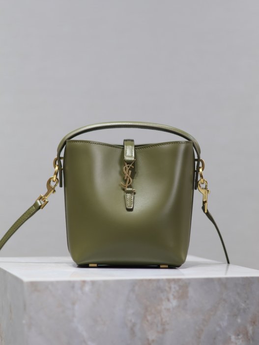 A bag women's LE 37