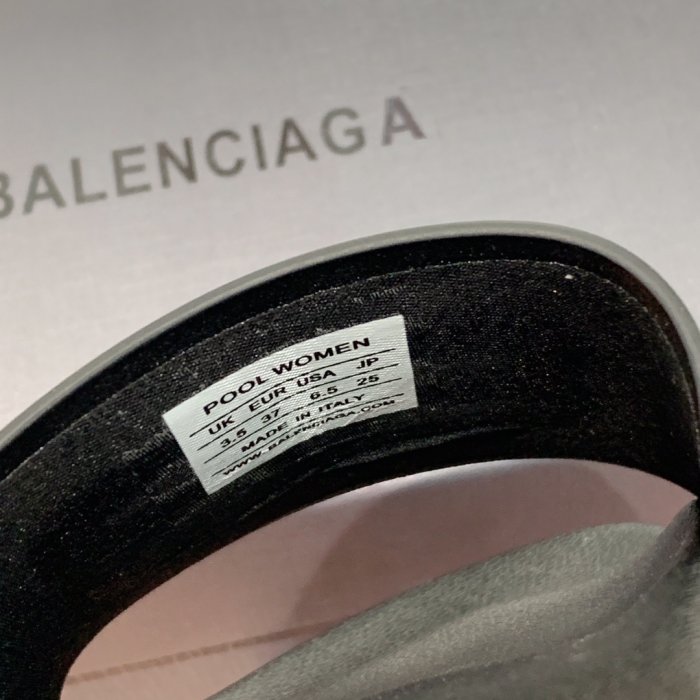 Шлепанцы фото 8