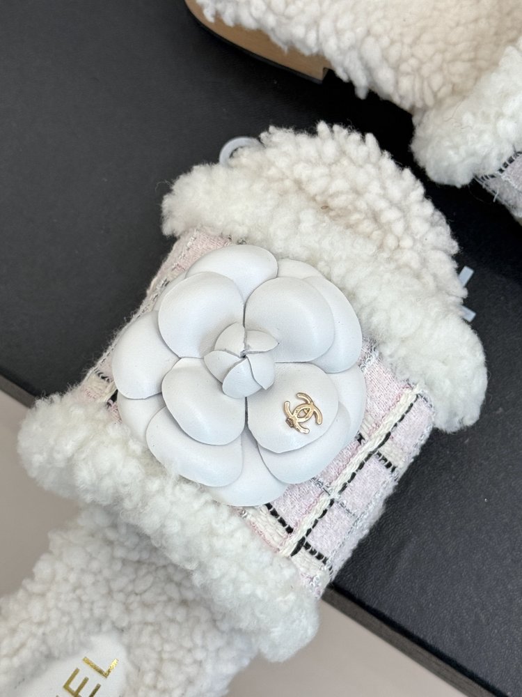 Шльопанці жіночі фото 7