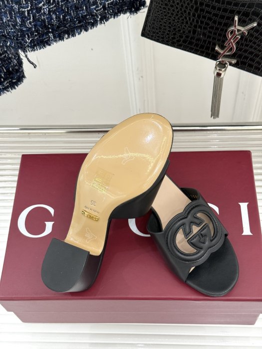 Босоножки фото 9