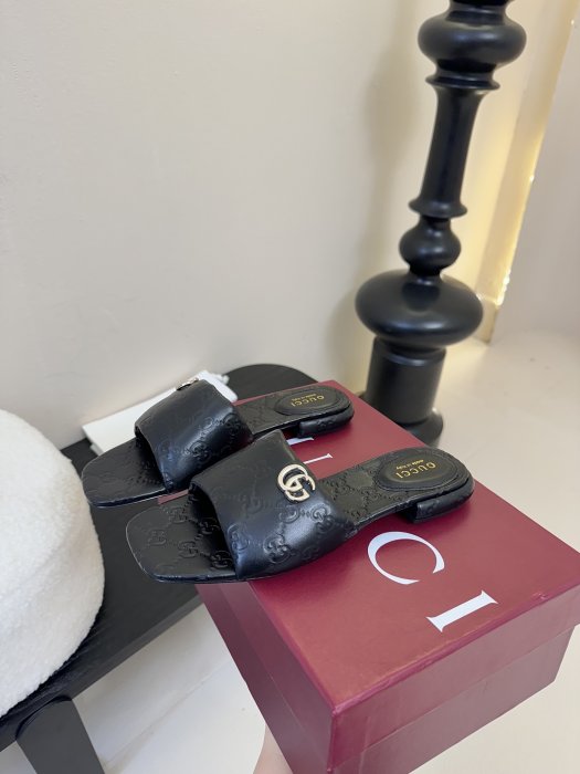 Шлепанцы фото 5