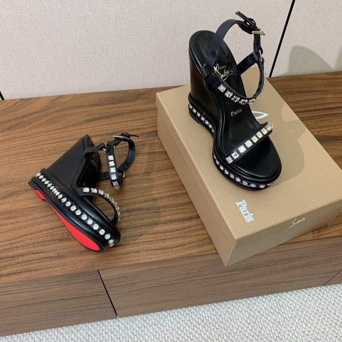 Босоножки фото 6