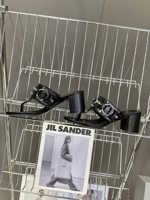 Босоножки фото 6